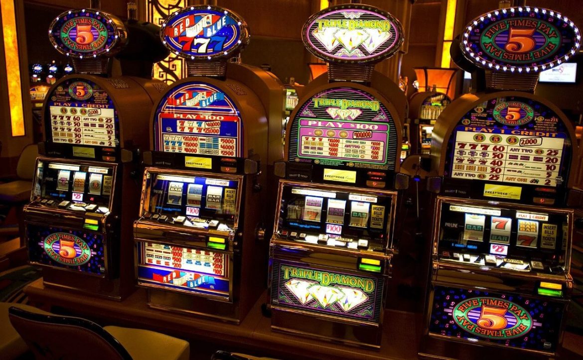 Why is RNG critical for players when engaging with slot machines?